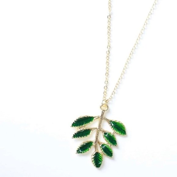 Green Leaf Pendant Necklace - Picture 3 of 4